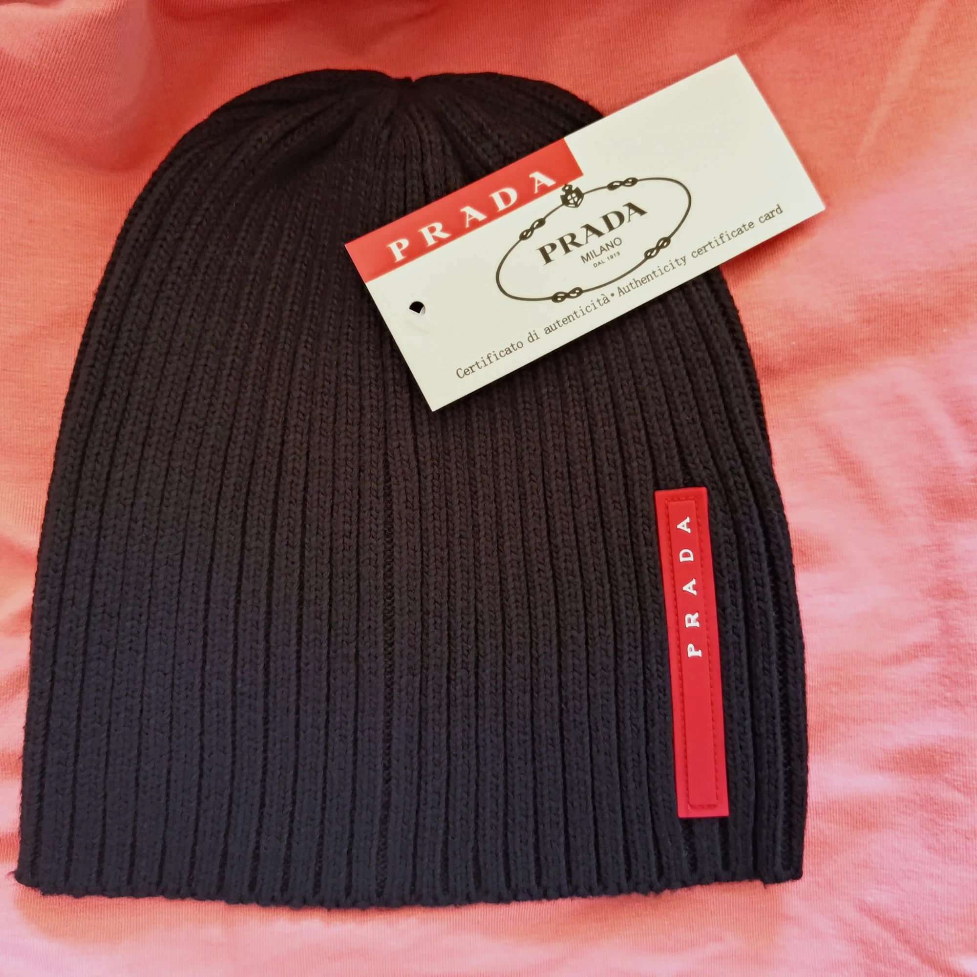Bonnet en maille côtelée Prada noir