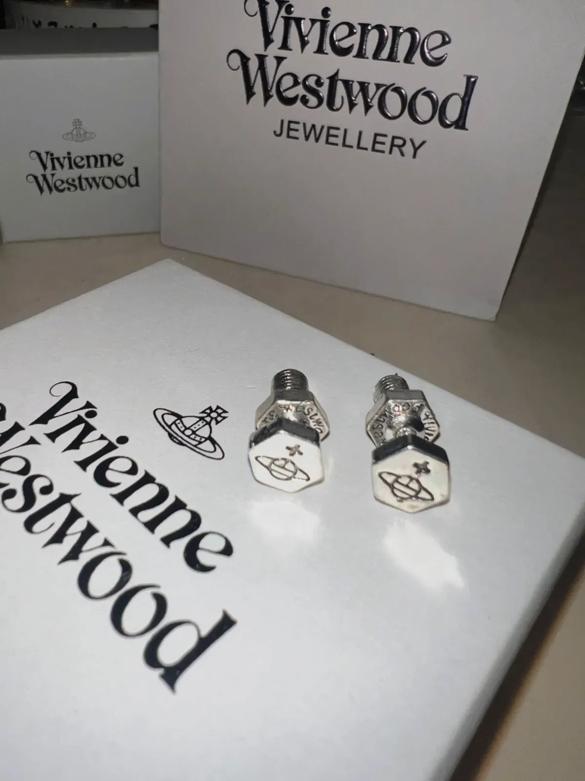 Boucles d'oreilles Vivienne Westwood argentées forme boulon – Vivienne Westwood – argenté – taille Taille unique 6