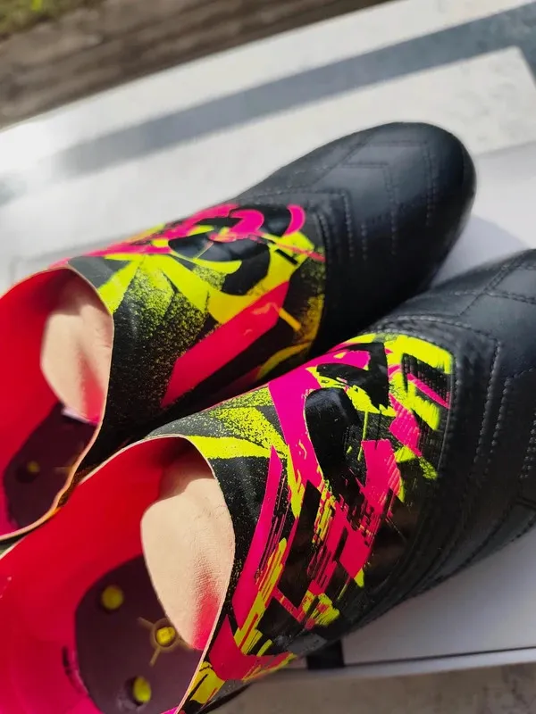 Chaussures terrain synthétique Adidas Glitch – adidas – noir, jaune, rose – taille 40 3
