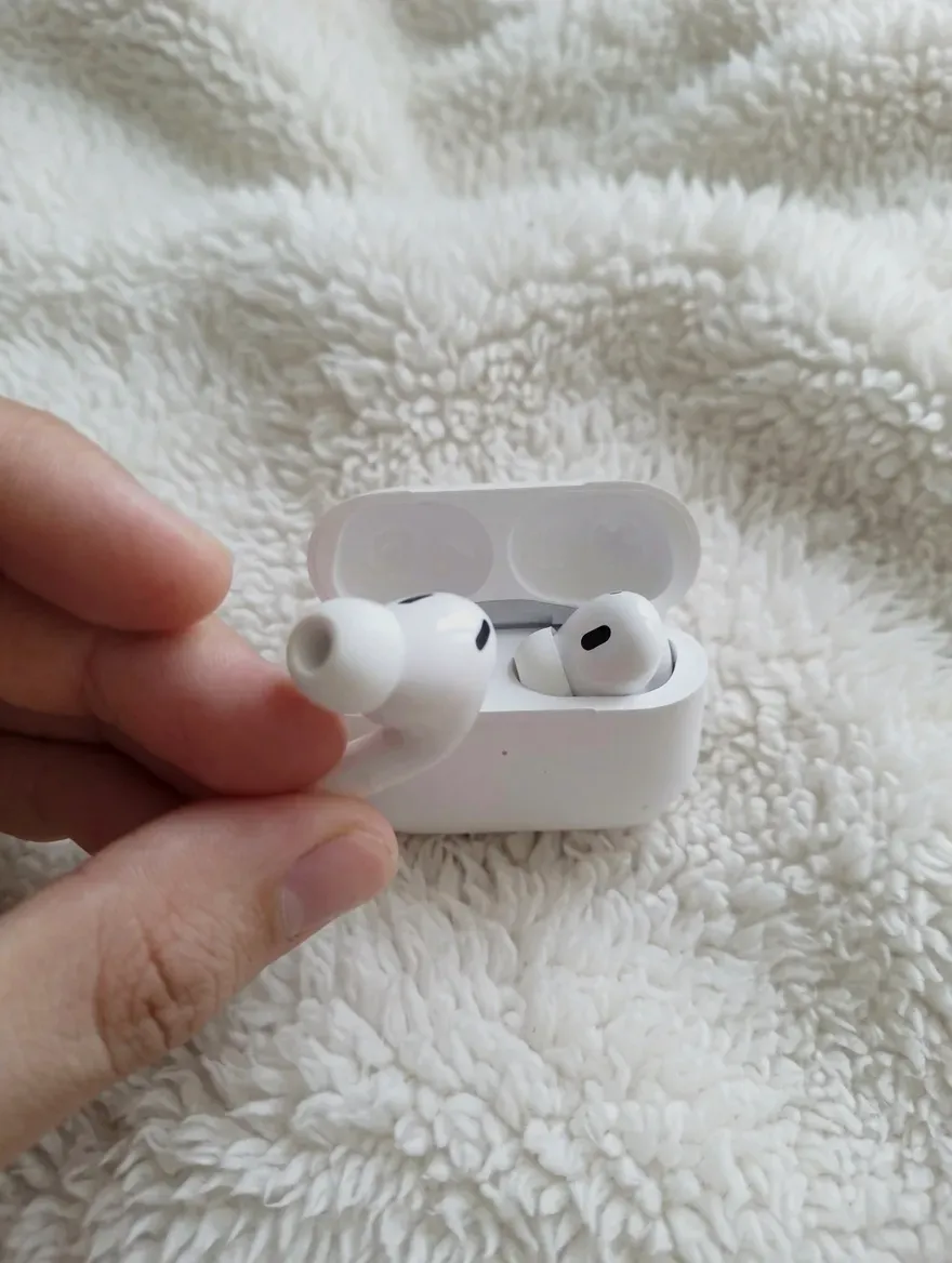 AirPods Pro blanc avec boîtier de charge – Apple – blanc 2