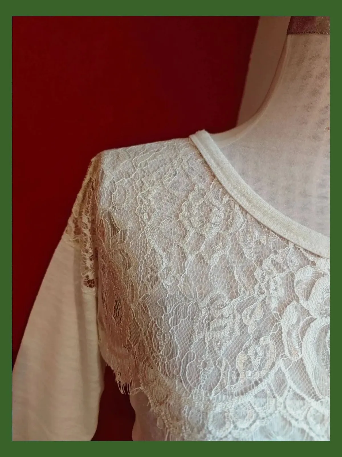 🌺Camiseta blanca con blonda en pecho – C&A – taille S / 36 / 8 4