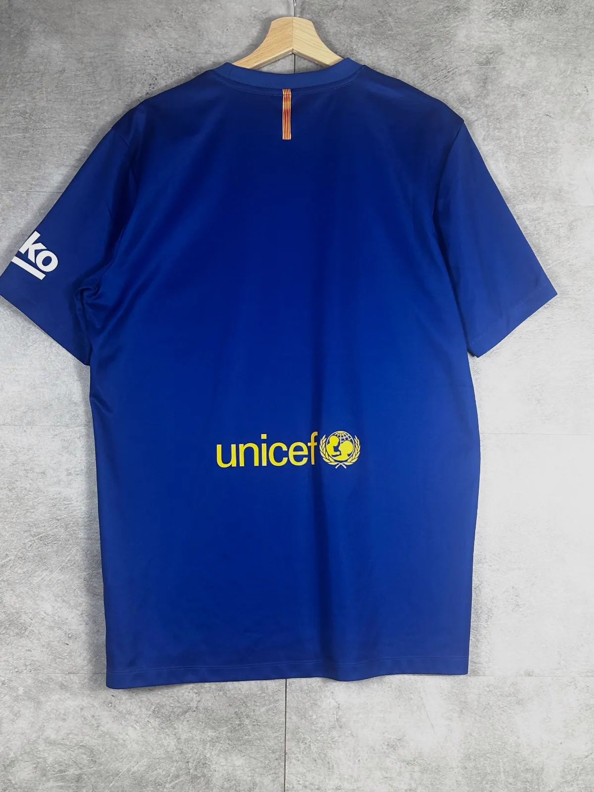 Maillot de football FC Barcelone Nike taille L – Nike – taille L 9