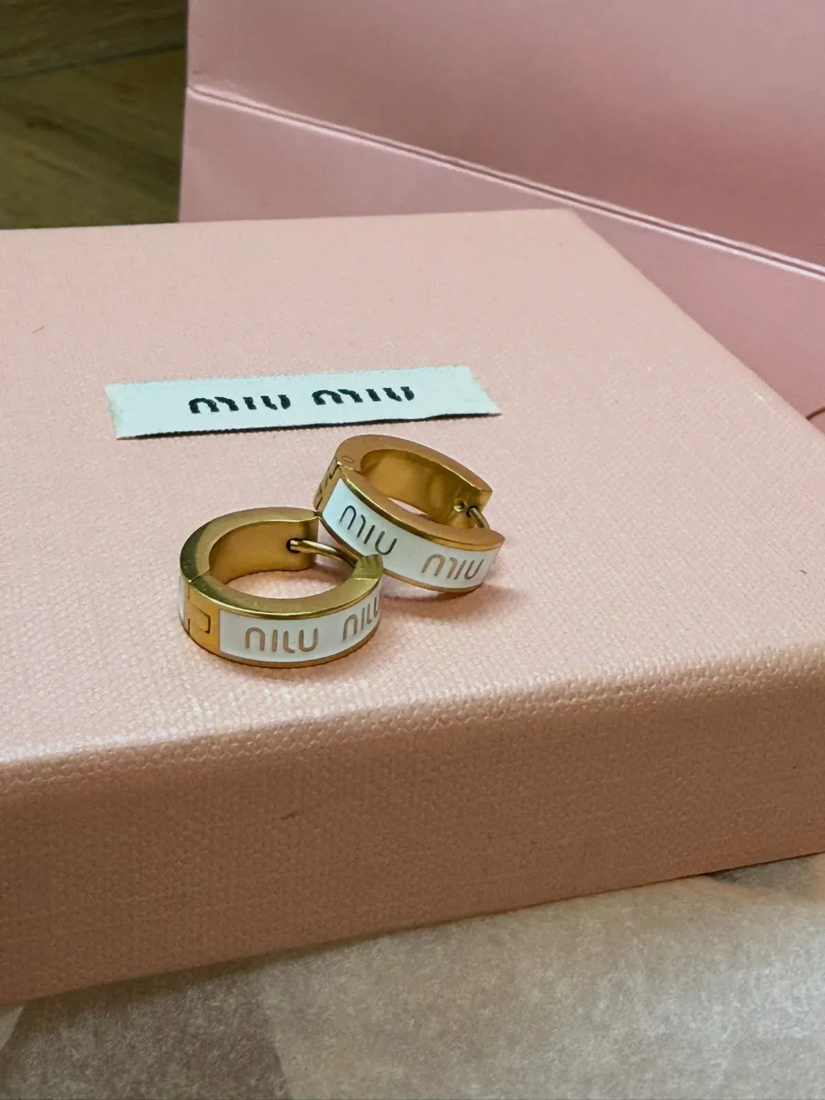 Boucles d'oreilles créoles Miu Miu dorees – Miu Miu – doré – taille Taille unique 2