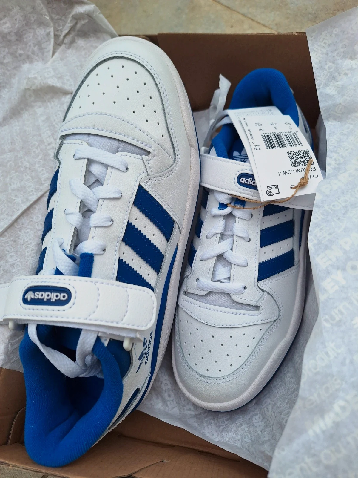 Adidas shoes new with tag 38