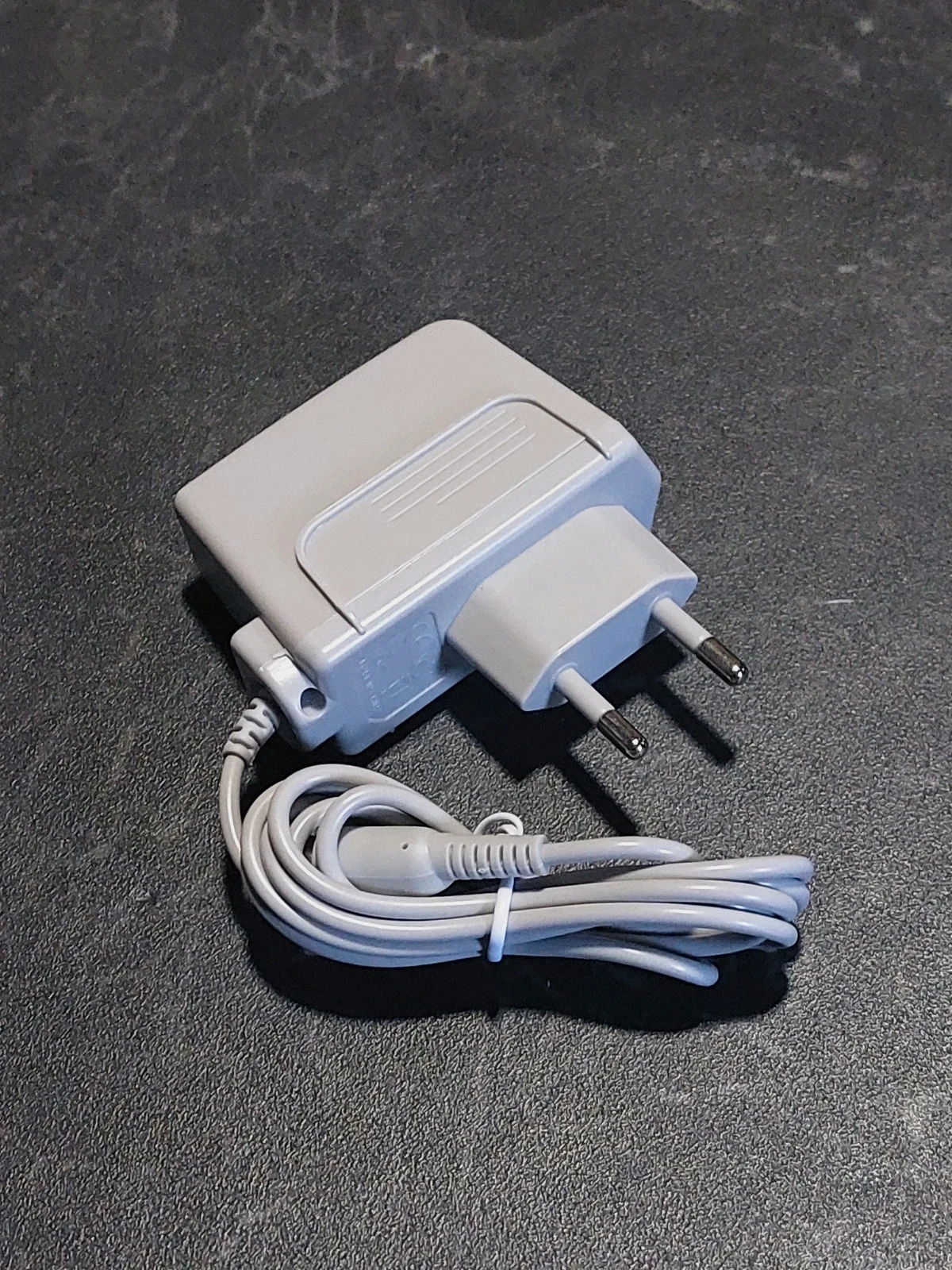 Chargeur secteur compatible Nintendo 3DS / 2DS / DSi Gris