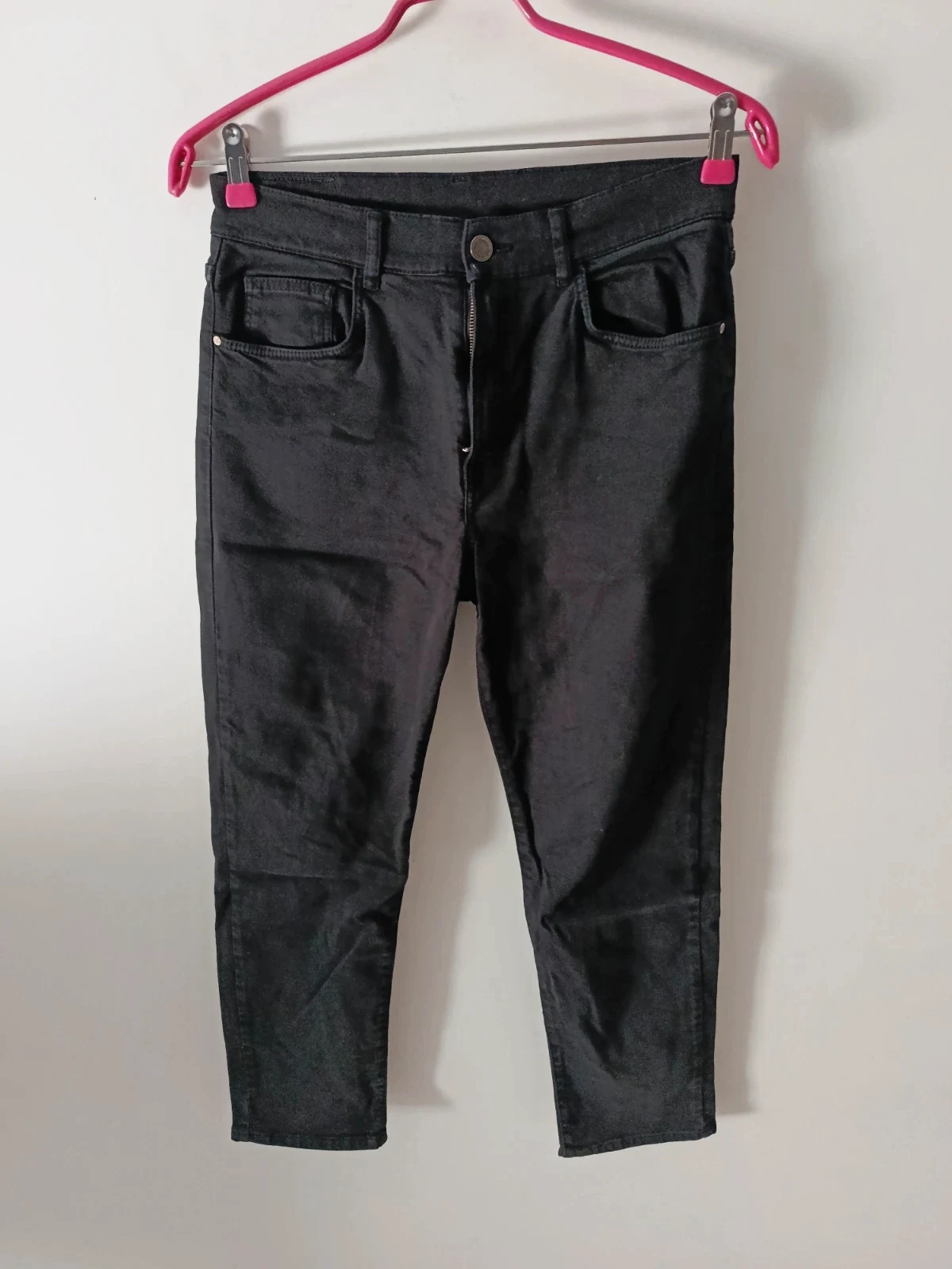 💛Je vends ce jean noir de la marque Massimo Dutti💛