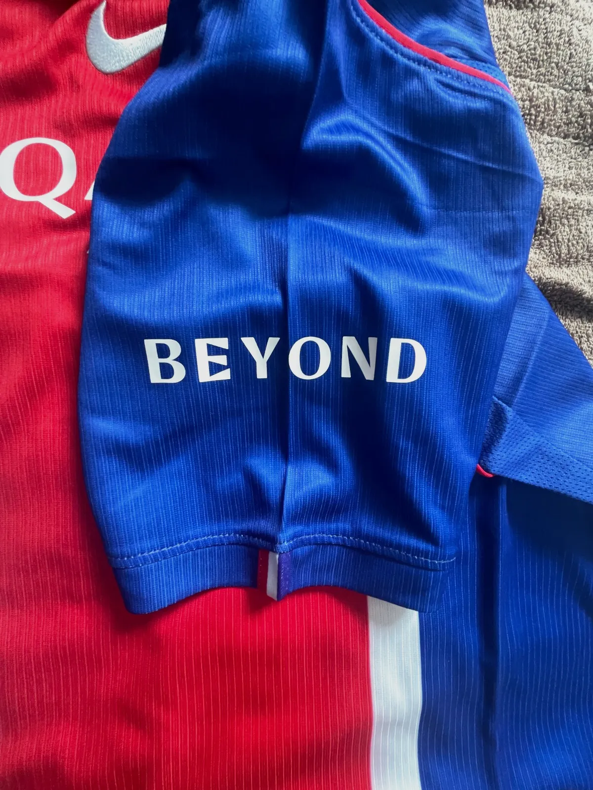Maillot psg domicile nouveau  – Nike – taille M 3