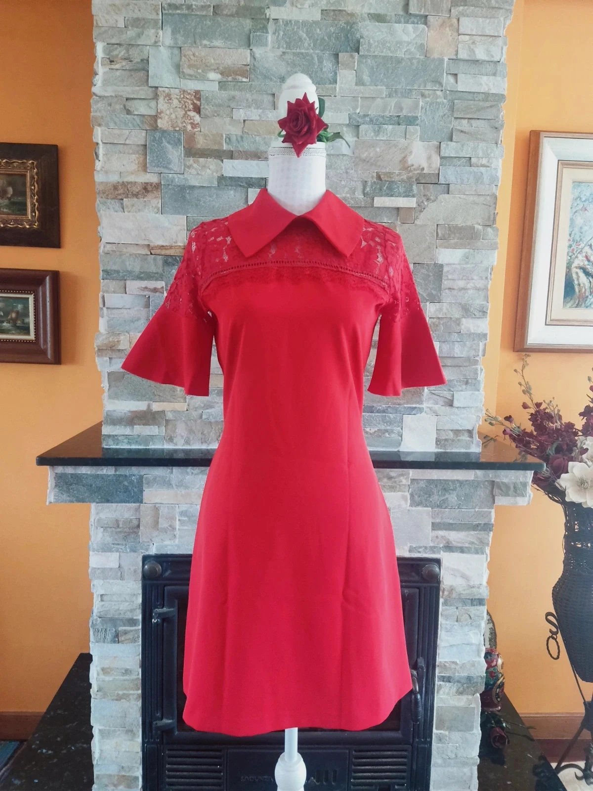 🔥Estiloso vestido rojo con cuello camisero y blonda en parte superior, de Siste's