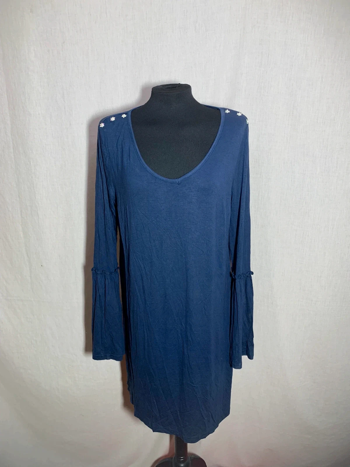 Vestido Azul Marino de con Detalle Floral en Hombros | Navy Blue Long Sleeve Dress | Riverside
