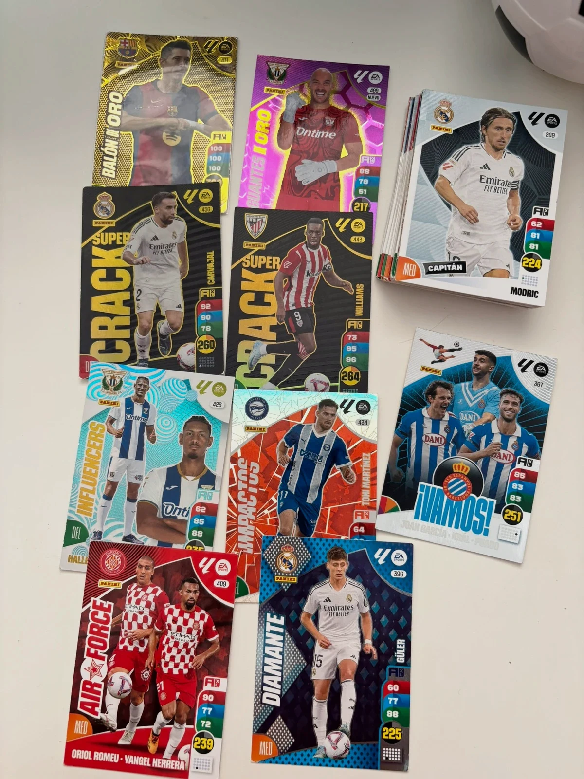 Cromos de la colección Panini Adrenalyn XL 2023-2024/2024-2025