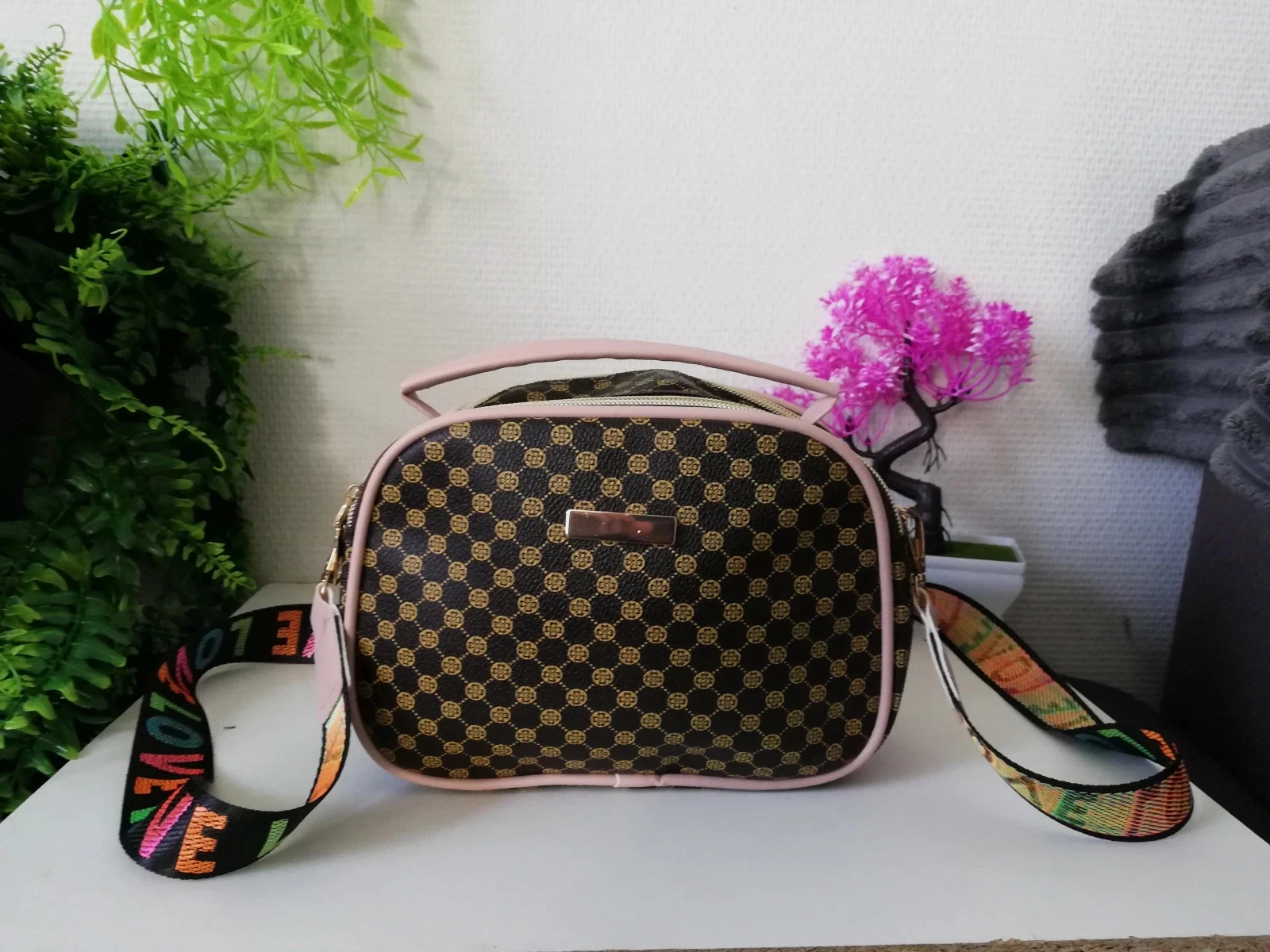 Sac à main marron chic