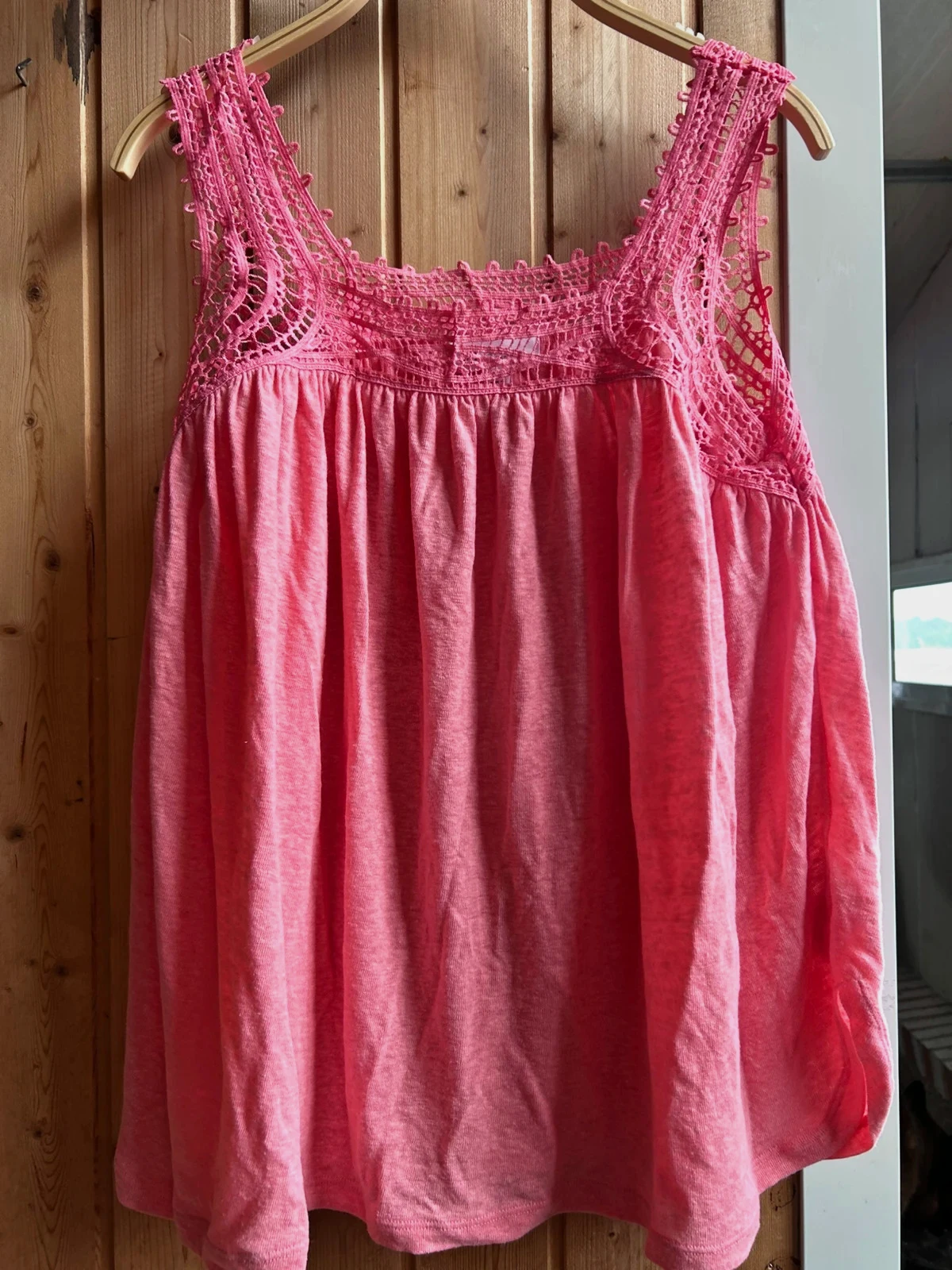 Camiseta rosa Gap crochet