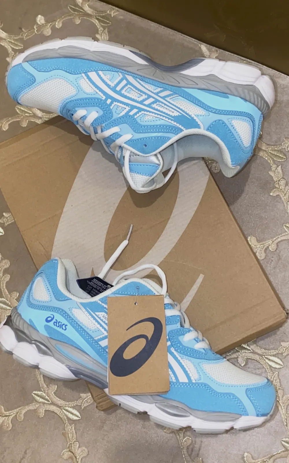 Baskets Asics bleues et blanches neuves – Asics – taille EU 42 3