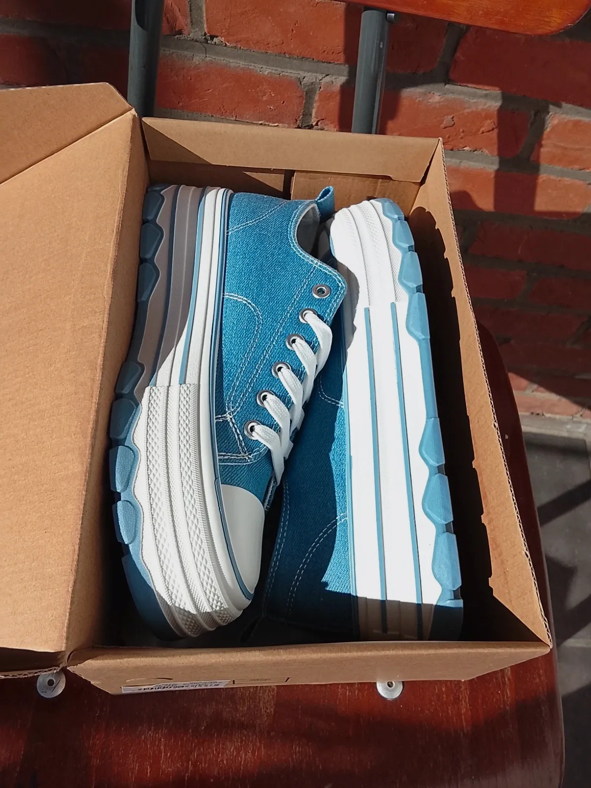 Basket bleue 39 – taille 39 3