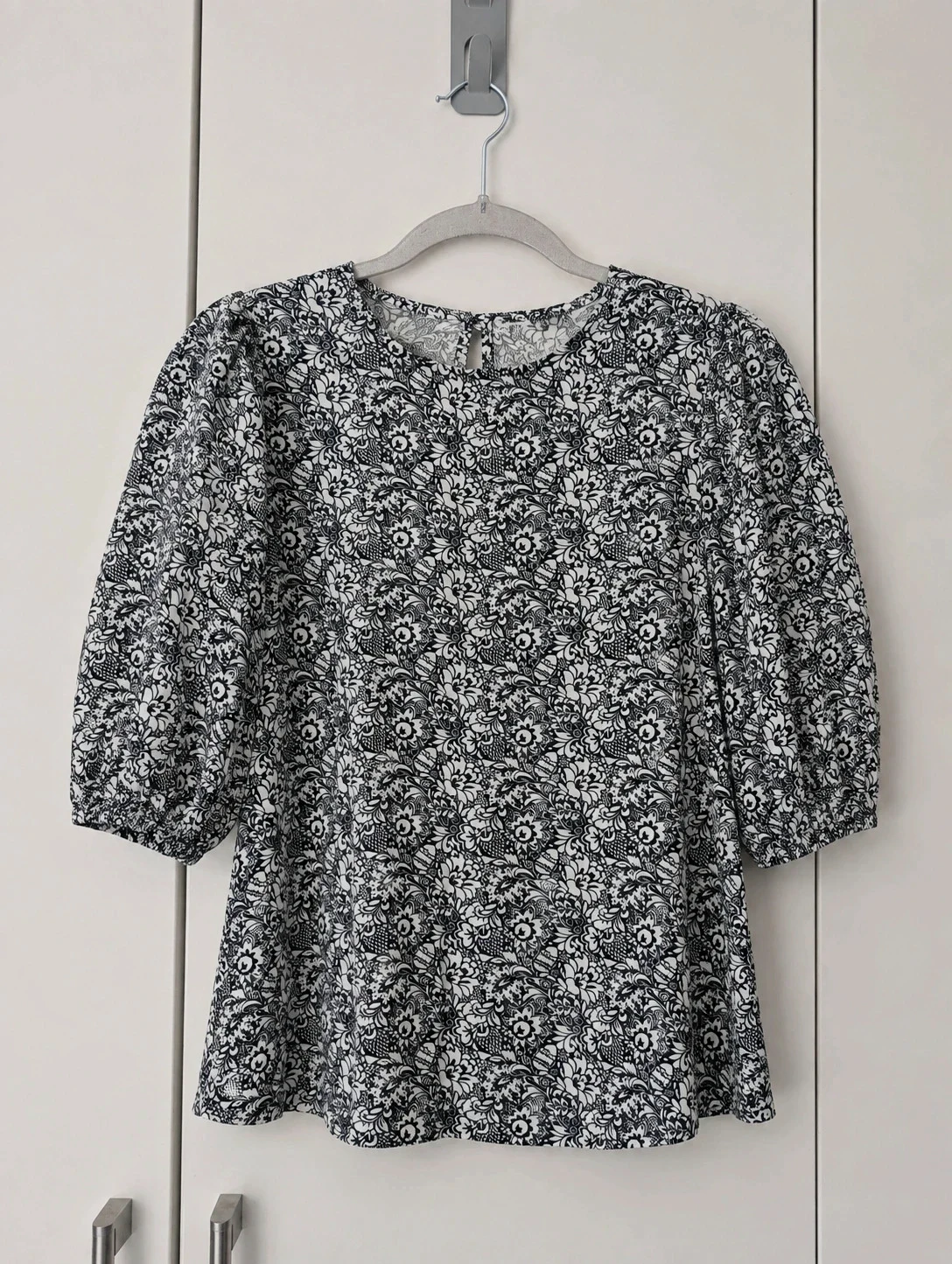 Black White Floral Blouse Puff Sleeves UK 12 – Primark – taille M / UK 12-14