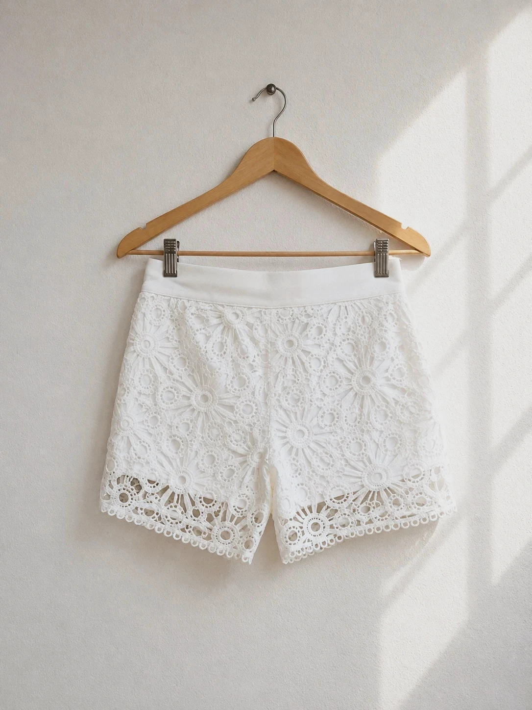 Short blanc en dentelle brodée – Taille XL