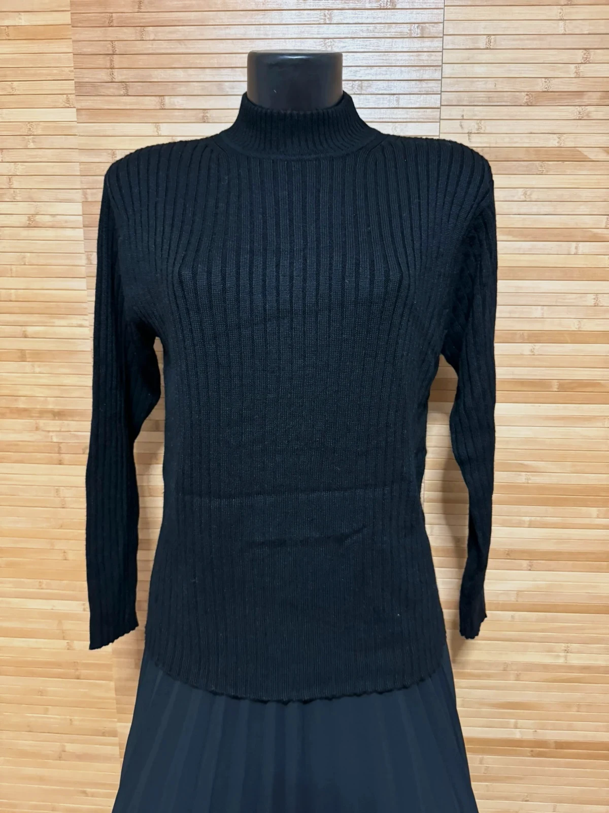 Jersey cuello alto punto canalé marca Giorgio talla 46 , 50% lana 😍