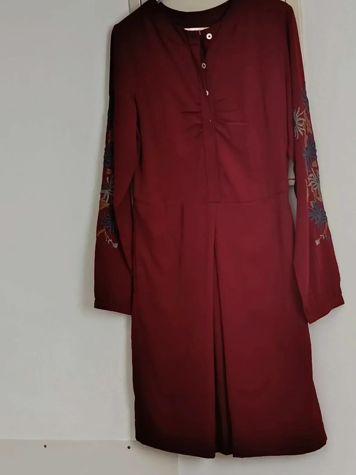 Vestido Nice Things Paloma S Granate con Bordados Florales🔥🔥 – Nice Things – taille M / 38 / 10 3