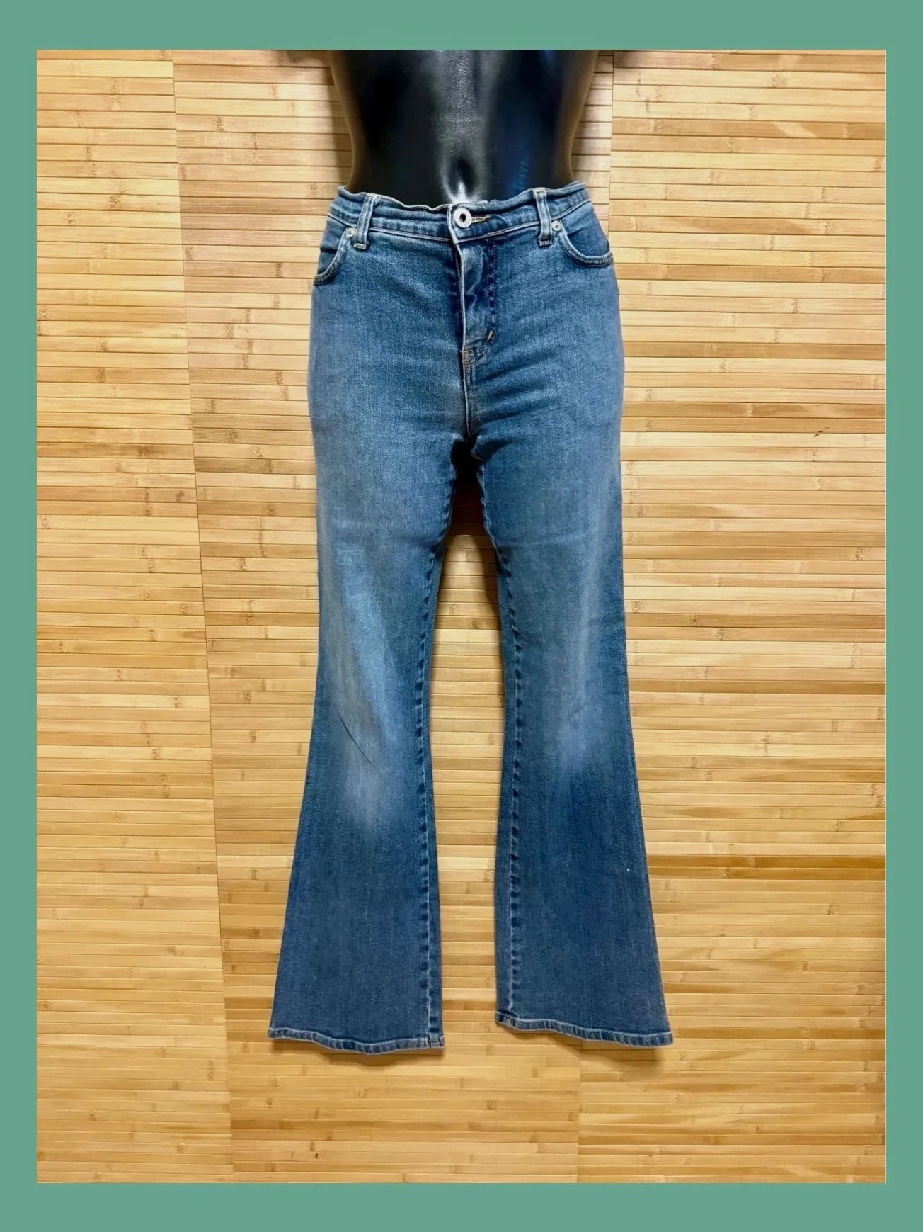 Divino vaquero vintage de moschino , acampanado, elástico, talla 38 😍
