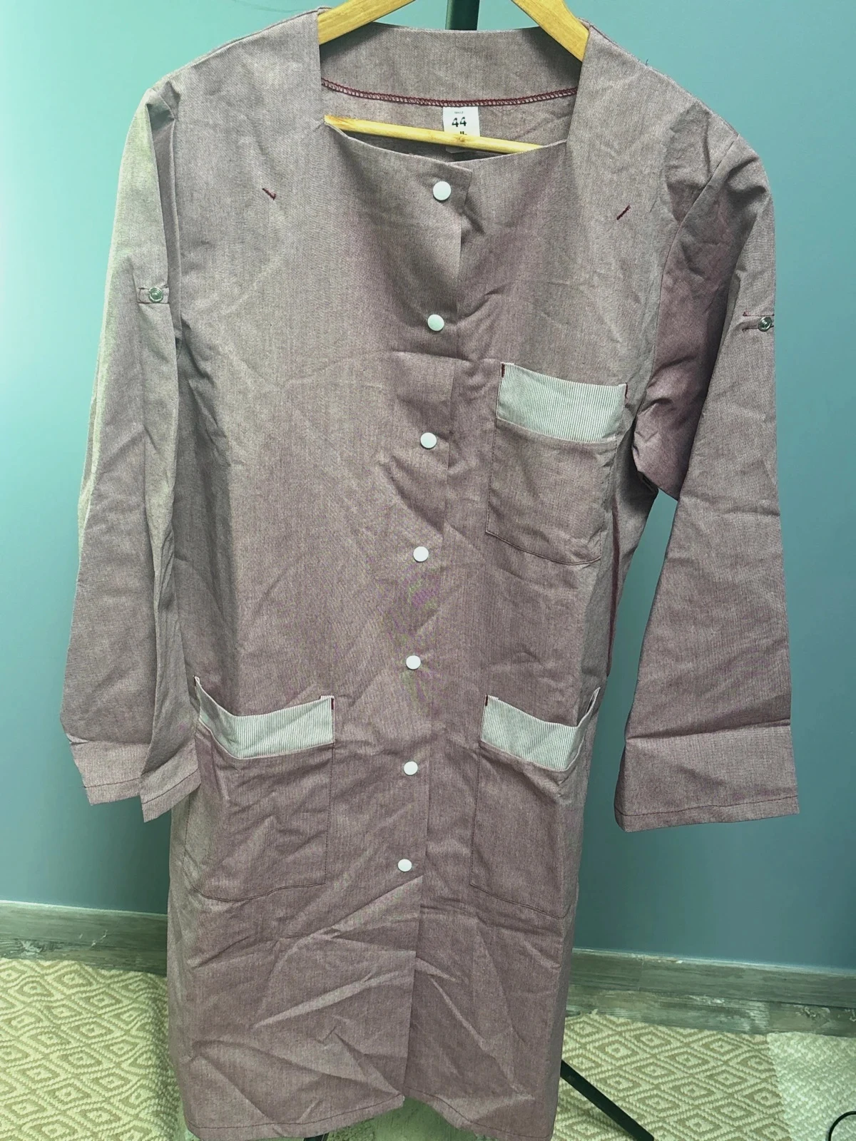 Vend blouse bordeaux blanc foncé taille 44