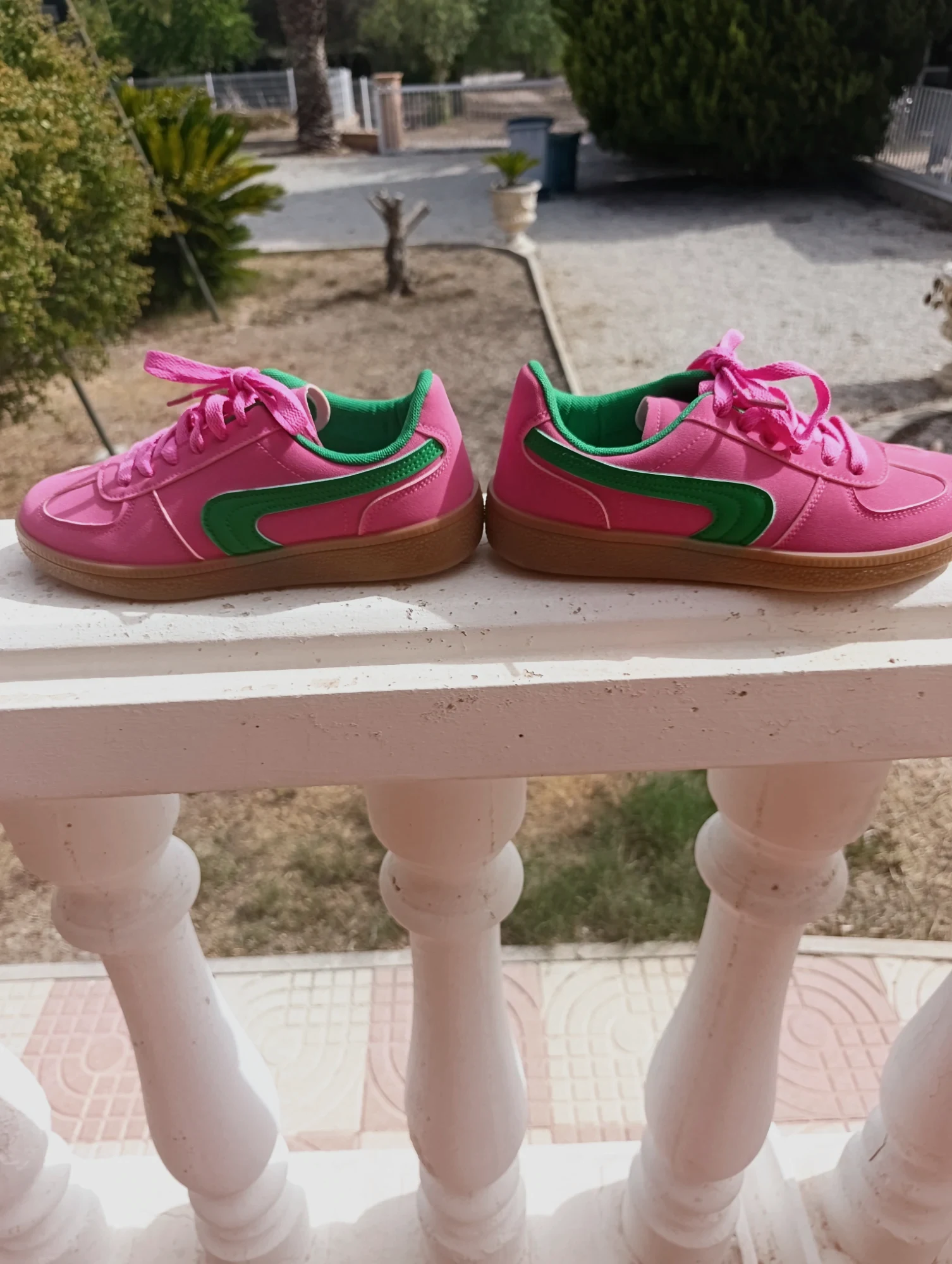 Baskets roses 37