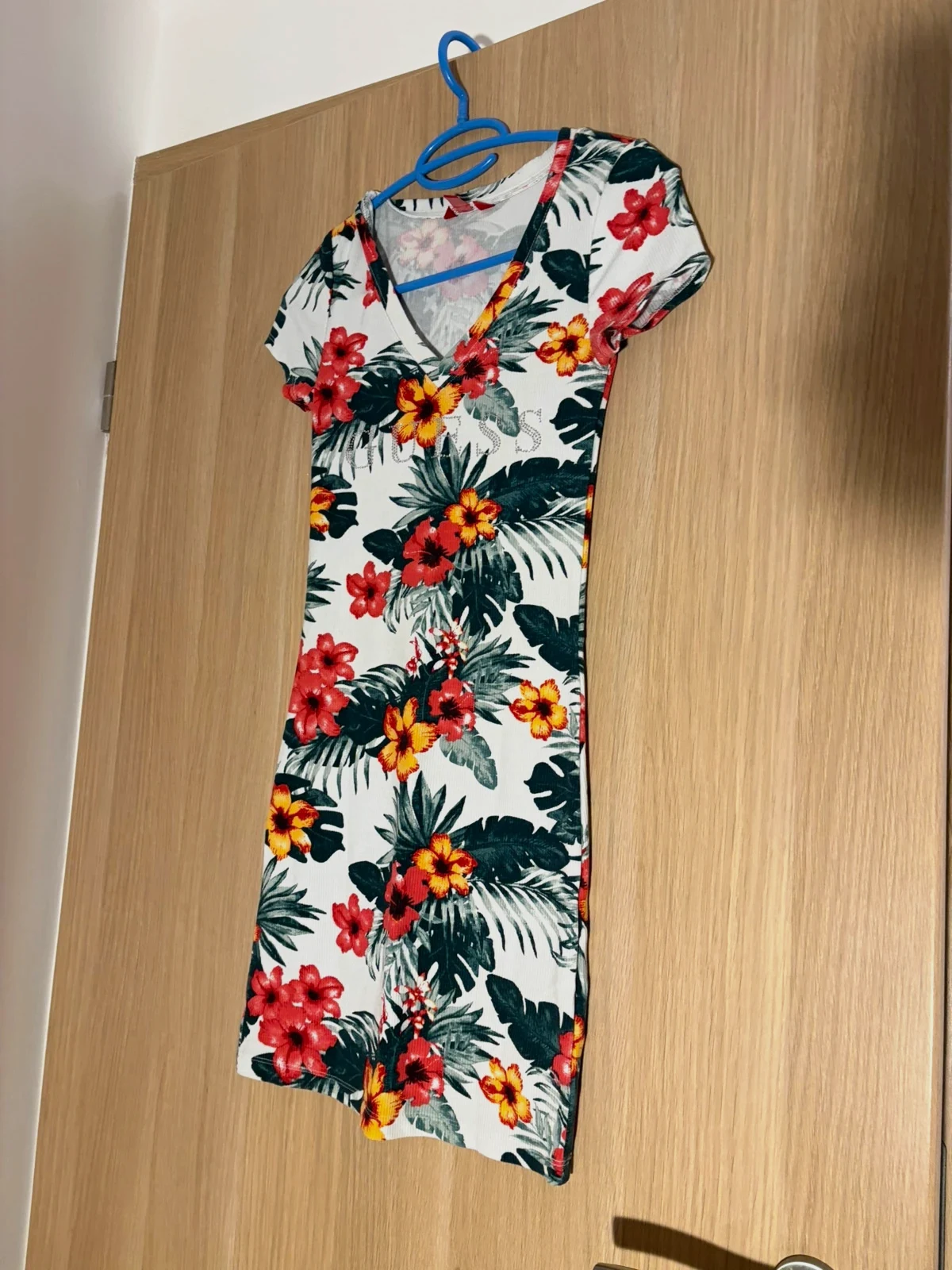 Robe Guess fleurie tropicale – GUESS – taille XS / 34 / 6