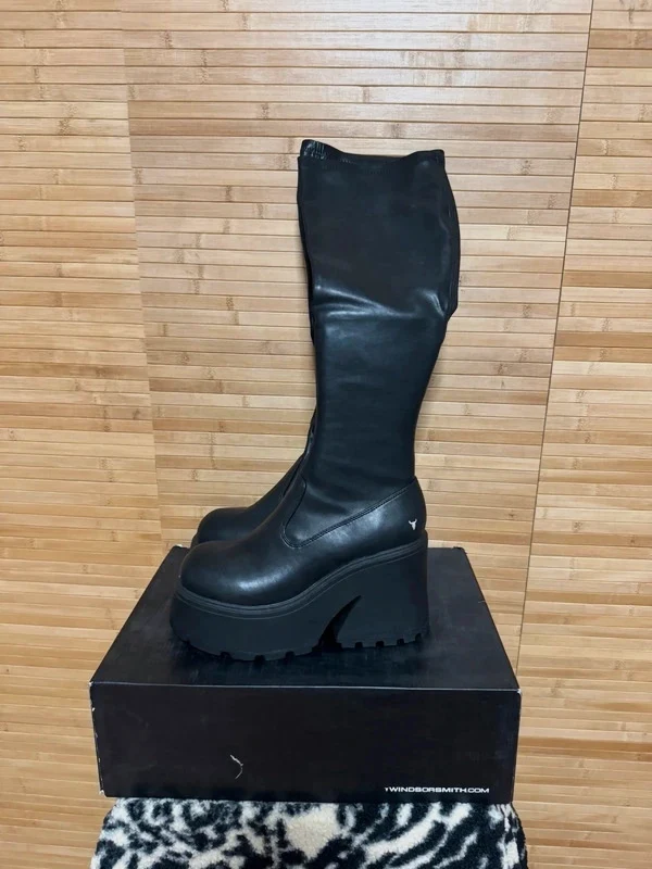 Espectaculares botas altas elásticas con plataforma de marca WindsorSmith número 40 😍