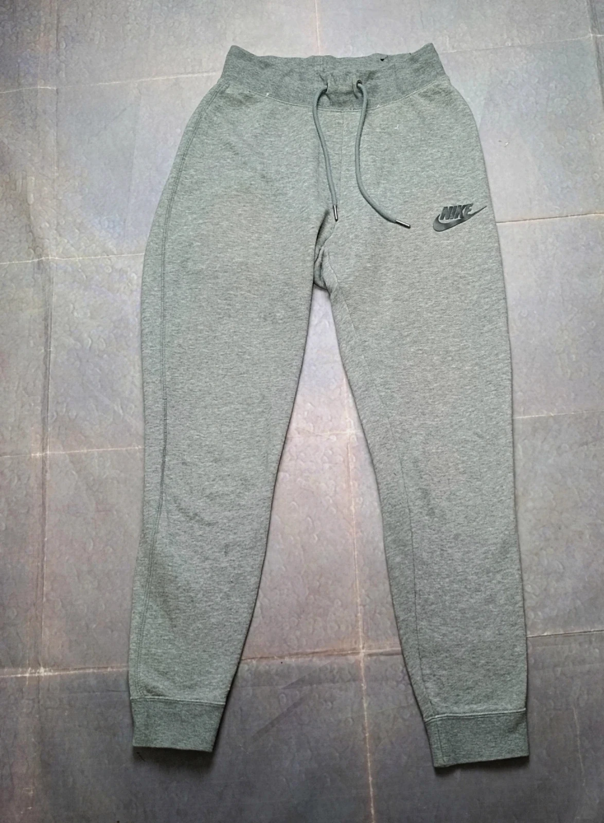 Nike Grey Sportswear Fleece Sweatpants / Joggers - Size XS – Nike – taille XS / 34 / 6