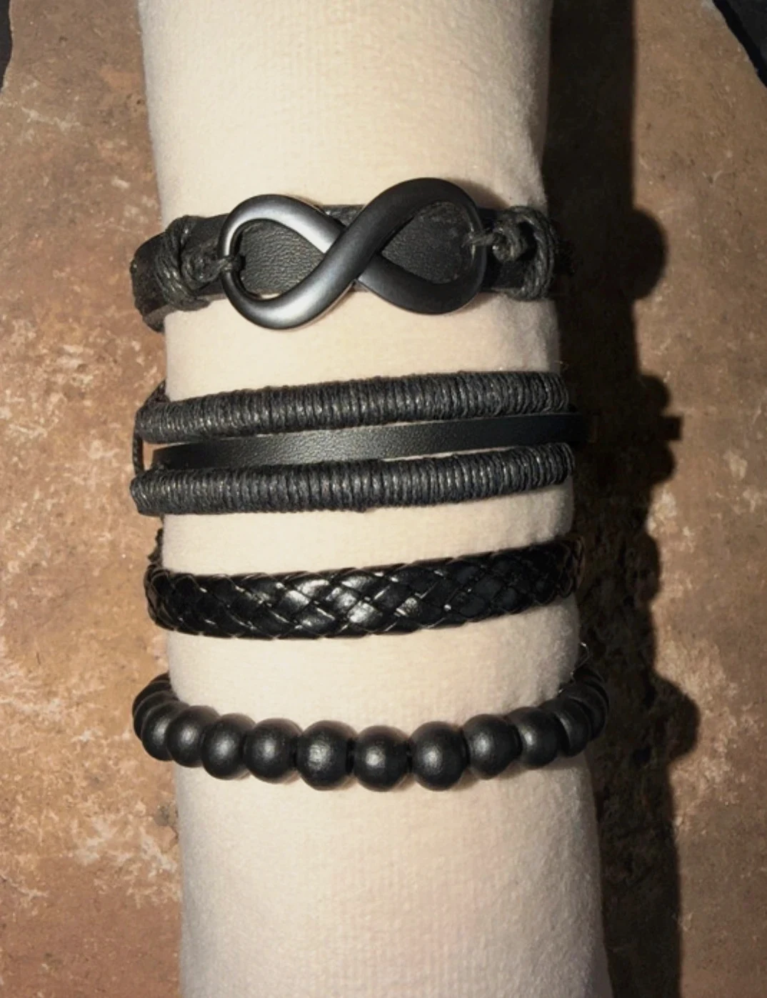 Lot de 4 bracelets homme noir – Style cuir & perles – Infini – Inconnu – taille Taille unique