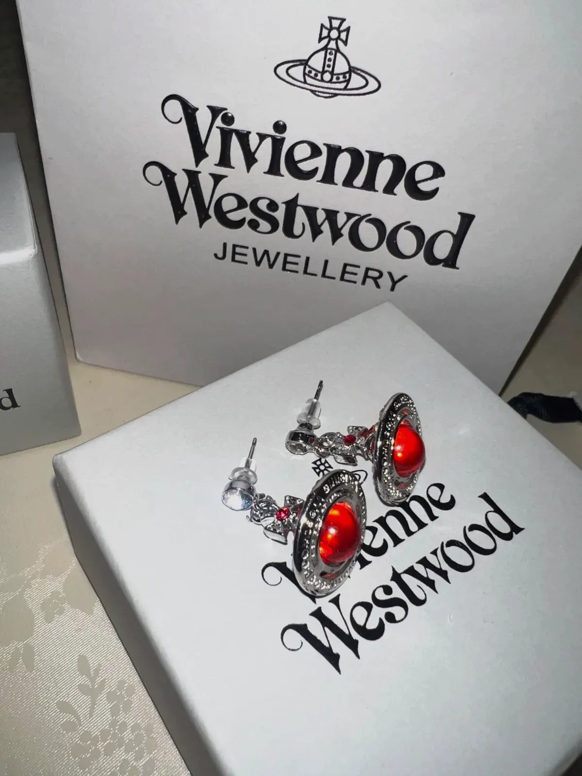 Boucles d'oreilles Vivienne Westwood orb rouge – Vivienne Westwood – rouge – taille Taille unique 2
