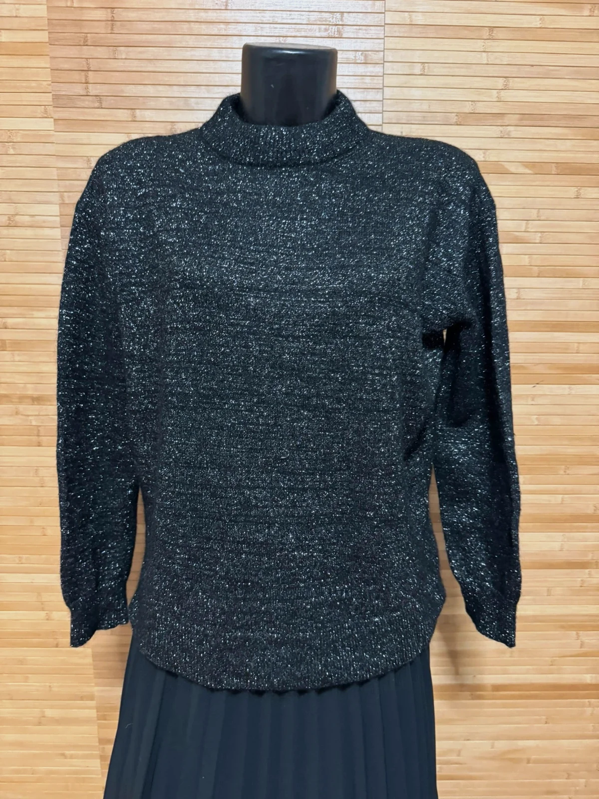 Jersey negro con brillo talla S , de &other stories 😍