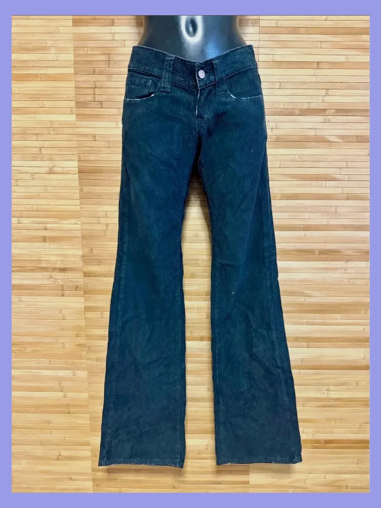Divino pantalón pana , campana de marca Fornarina, talla 38 😍