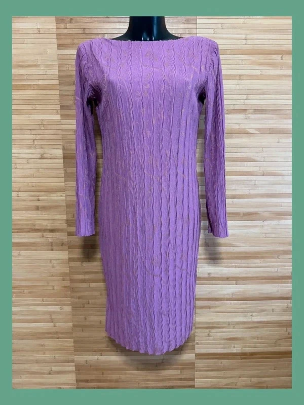 Divino vestido corte recto de Zara , talla S , elástico 😍
