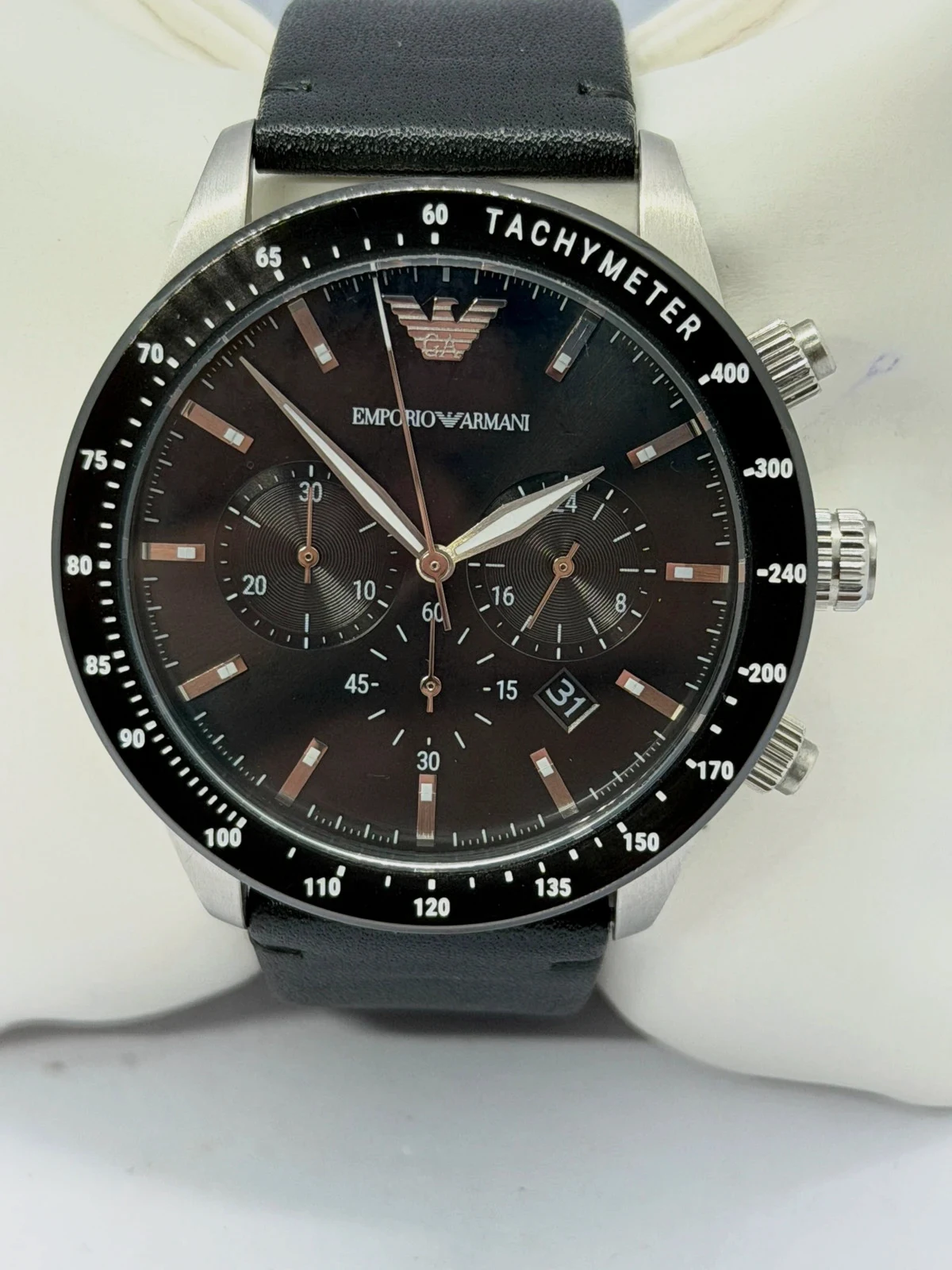 Montre Chronographe Emporio Armani AR-11243 (Boîtier Acier & Bracelet Cuir Noir)