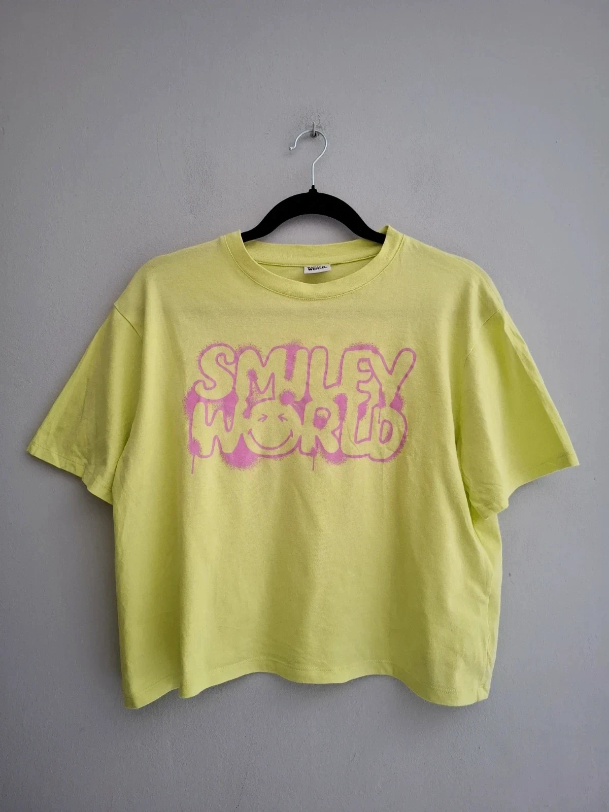 Camiseta Smiley World Verde Neón - Estilo Crop / Oversize