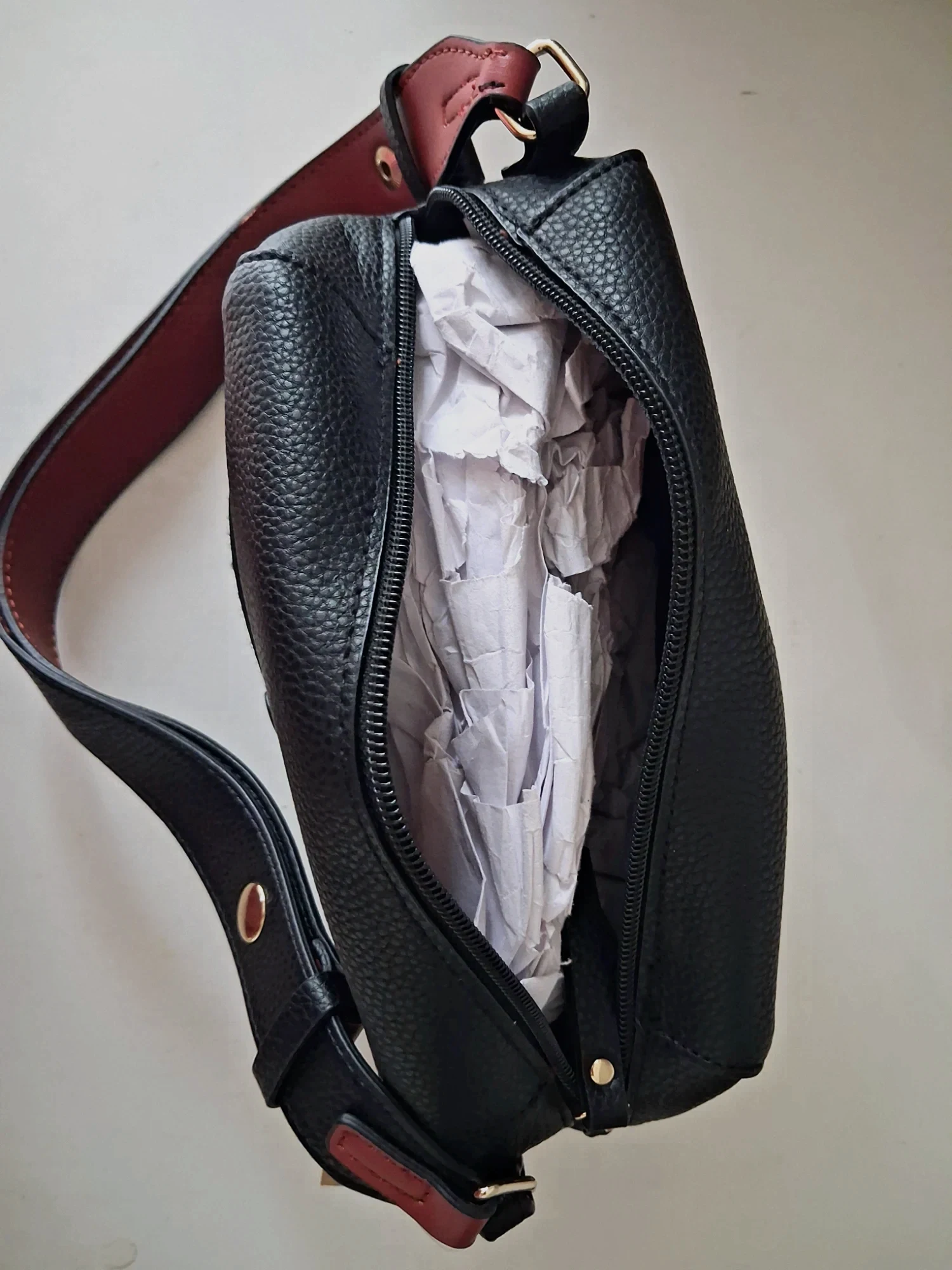 Sac bandoulière FPC en similicuir noir