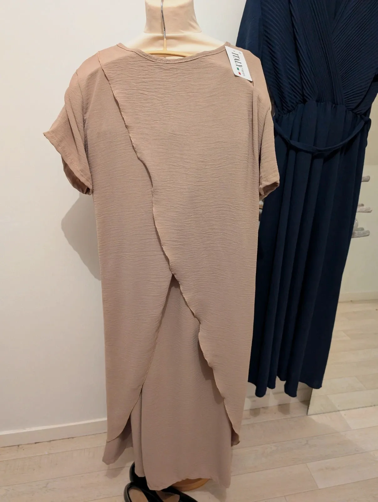 Ensemble pantalon et haut long / camel neuf – M-Made in Italy – taille Taille unique 2