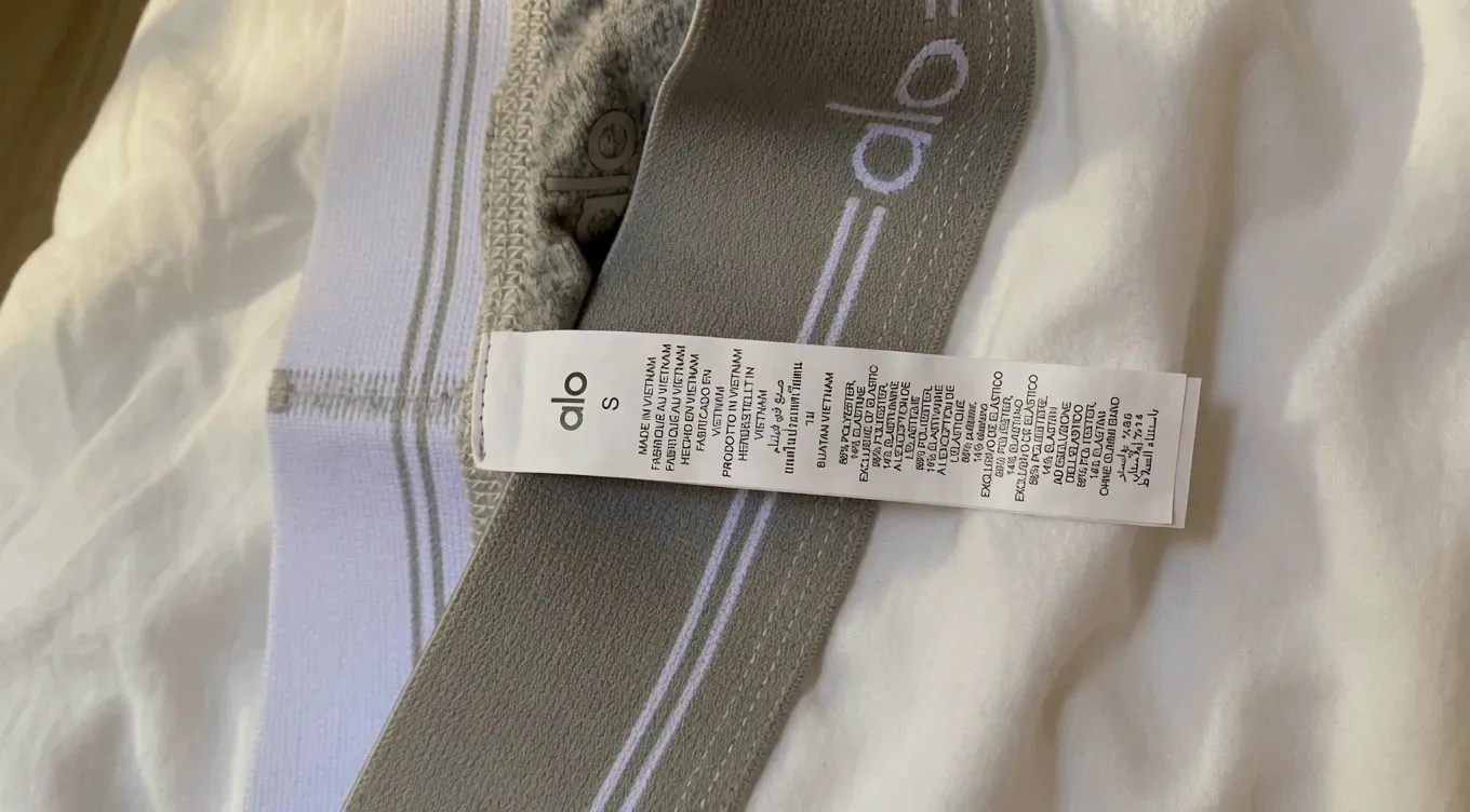 Tenue Alo Yoga gris et blanc – Alo Yoga – gris et blanc – taille S 4