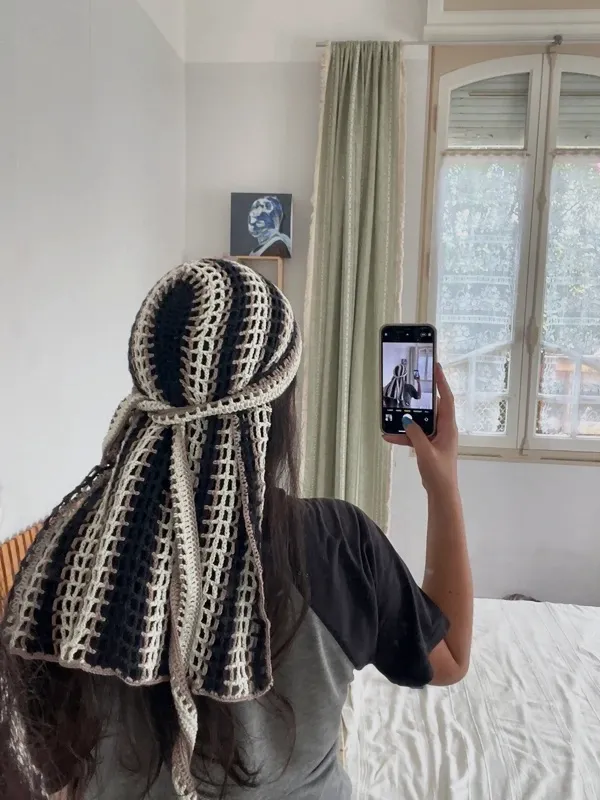 Bonnet béguin en crochet rayé – bon – marron, beige et blanc – taille Taille unique 2