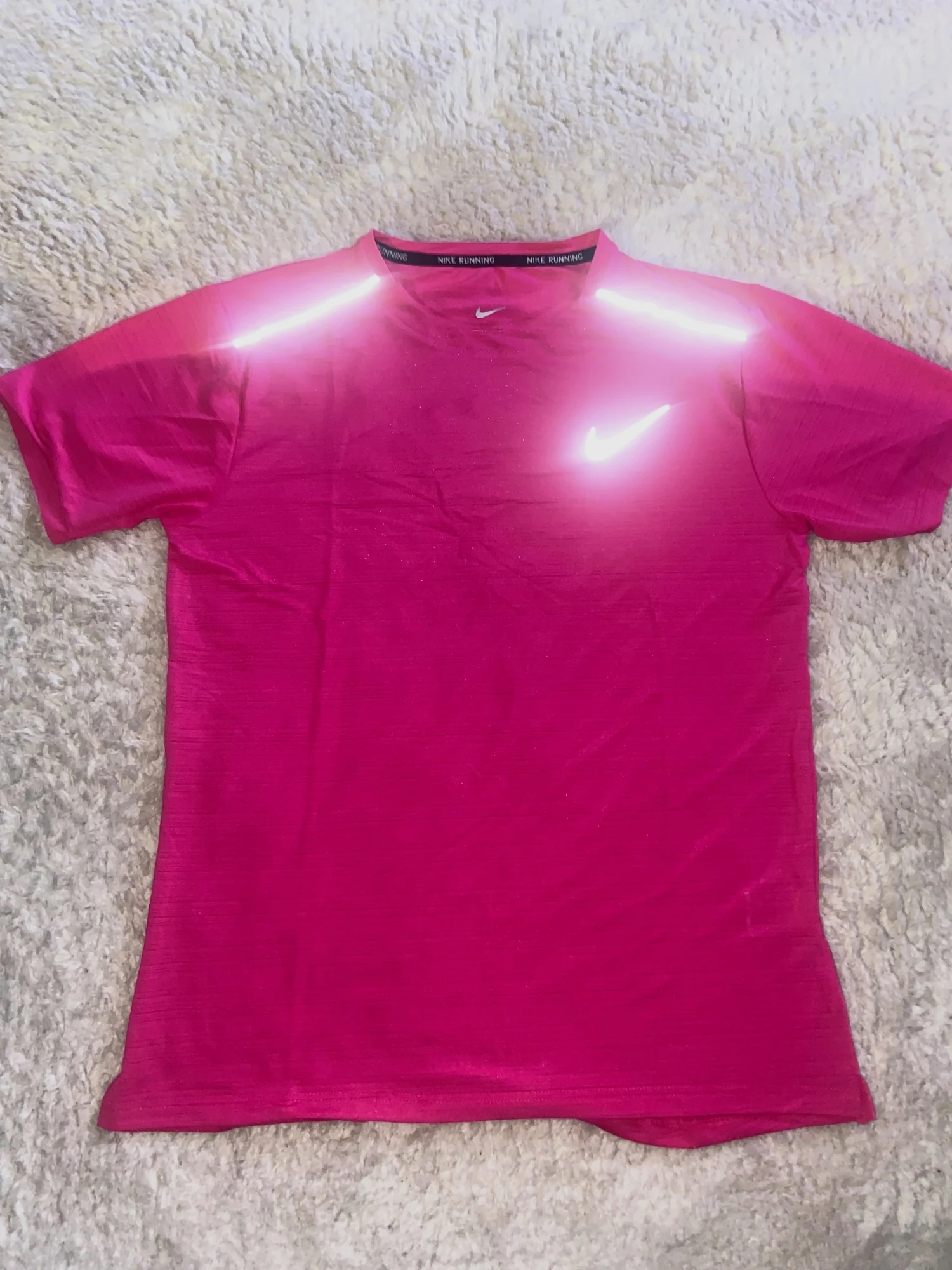 T-shirt de running Nike Dri-Fit rose