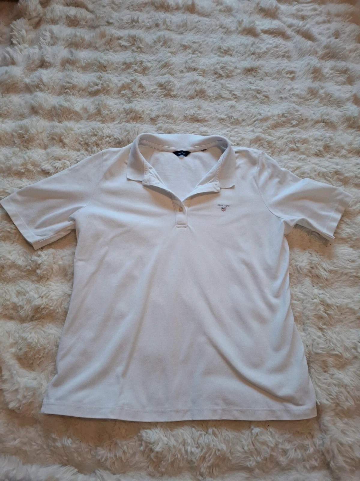 Polo blanc Gant écusson brodé classique coupe droite taille M – GANT – taille M