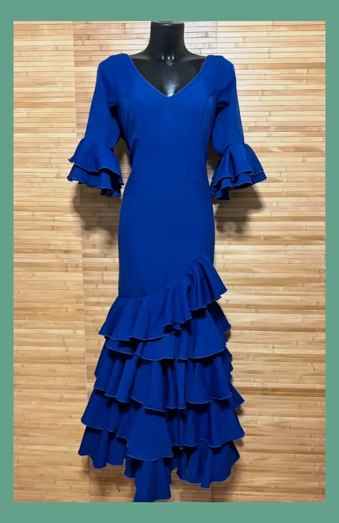 Espectacular vestido de gitana , color morado , talla 50 😍