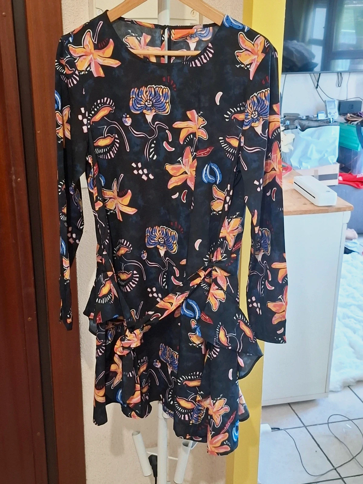 Robe Courte / Tuniques Noire Imprimé Floral Oxbow T.L / M-L
