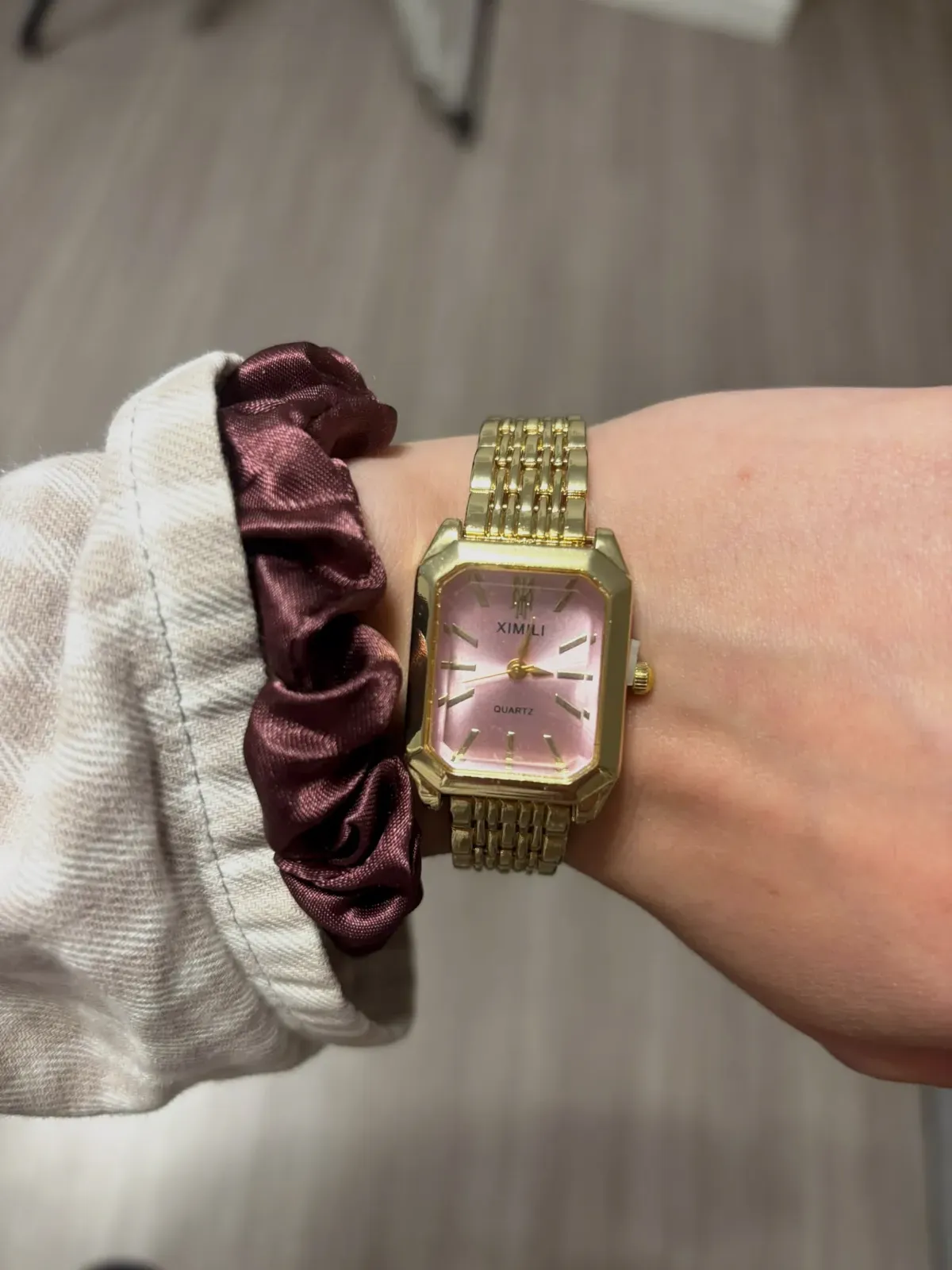 Montre dorée tendance 