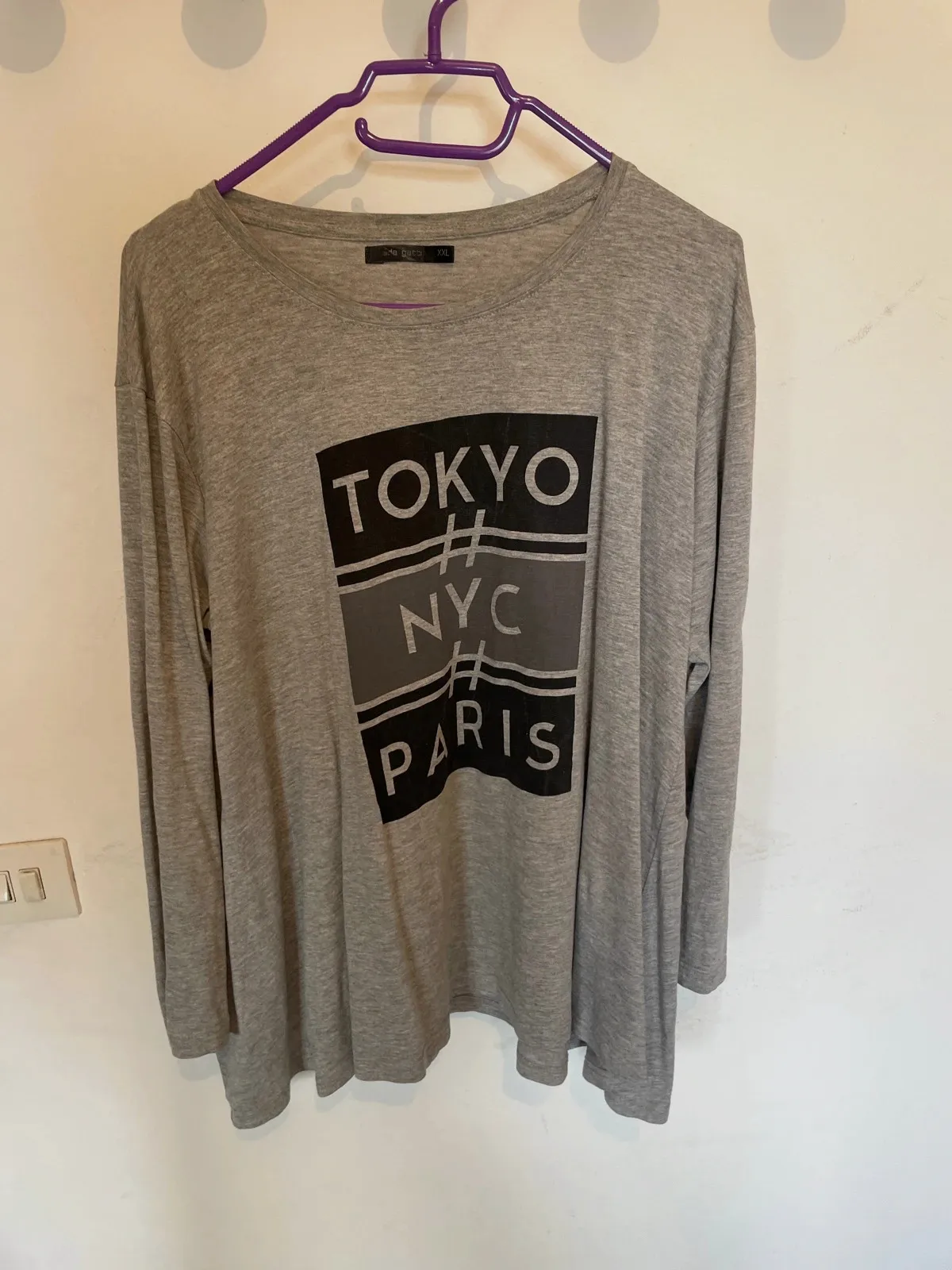 Camiseta gris ciudades Tokyo NYC Paris - Talla XXL - Estilo Oversize – taille XXL / 44 / 16 4