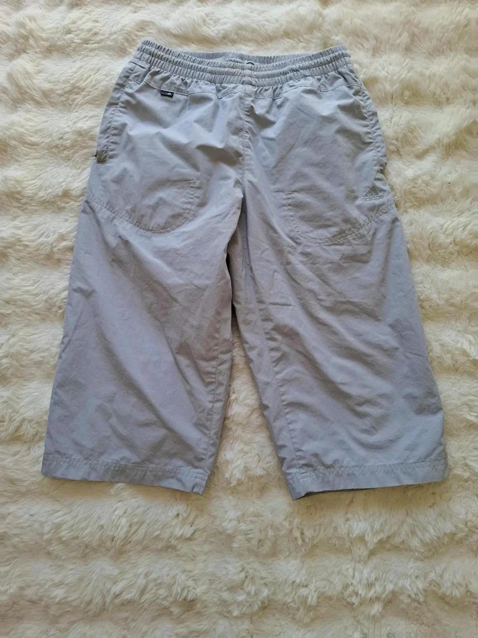 Bermuda / Pantacourt Sportif Gris Clair Adidas - 12 ans (S junior / 152 cm)
