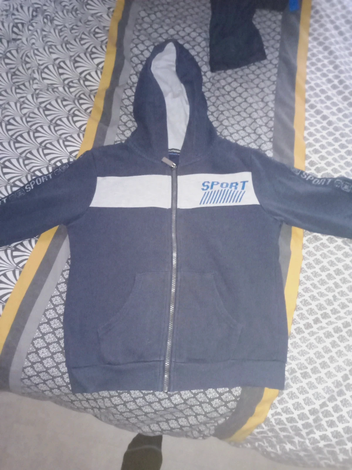 Gilet de sport – In Extenso – taille 10 ans / 140 cm