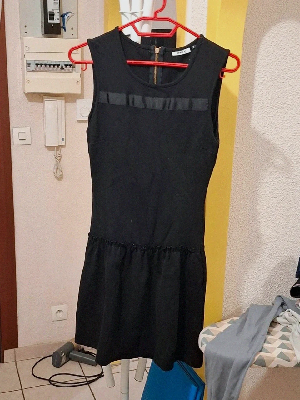 Robe courte noire sans manches ONLY - Taille S (Très bon état) – ONLY – taille S / 36 / 8
