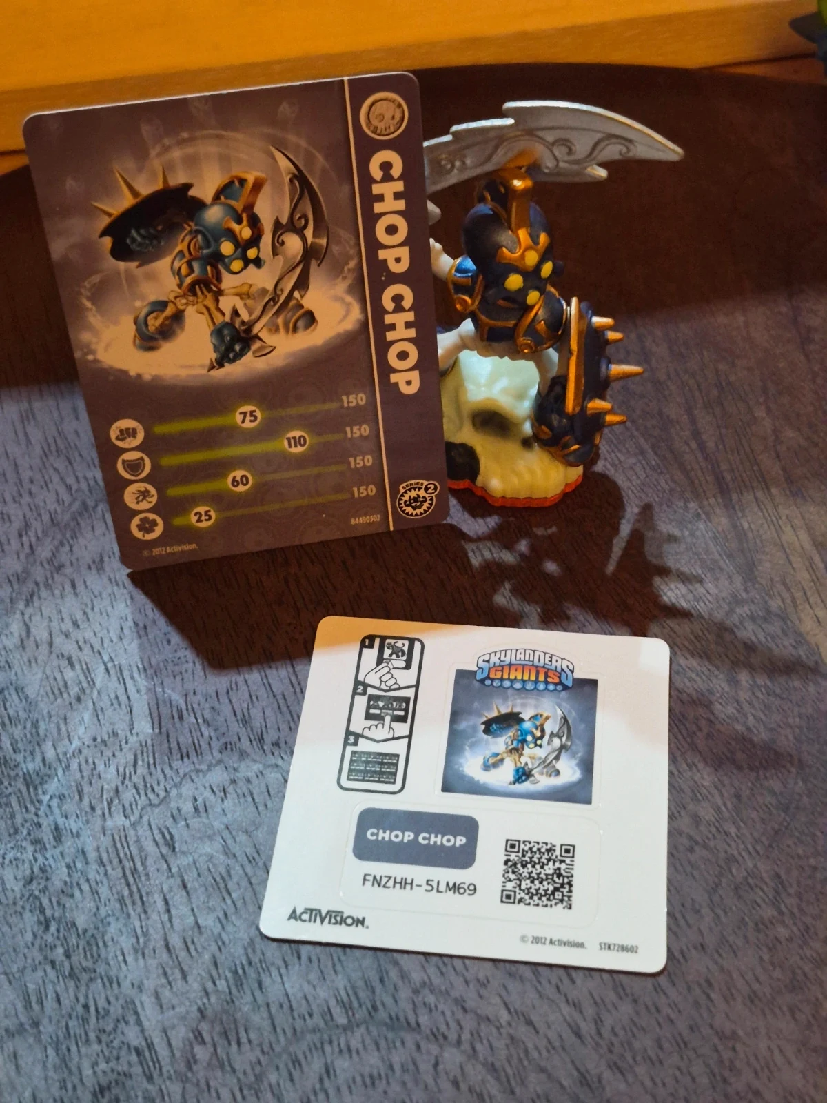 Figurine Skylanders Giants - Chop Chop (Série 2) avec Carte et Sticker