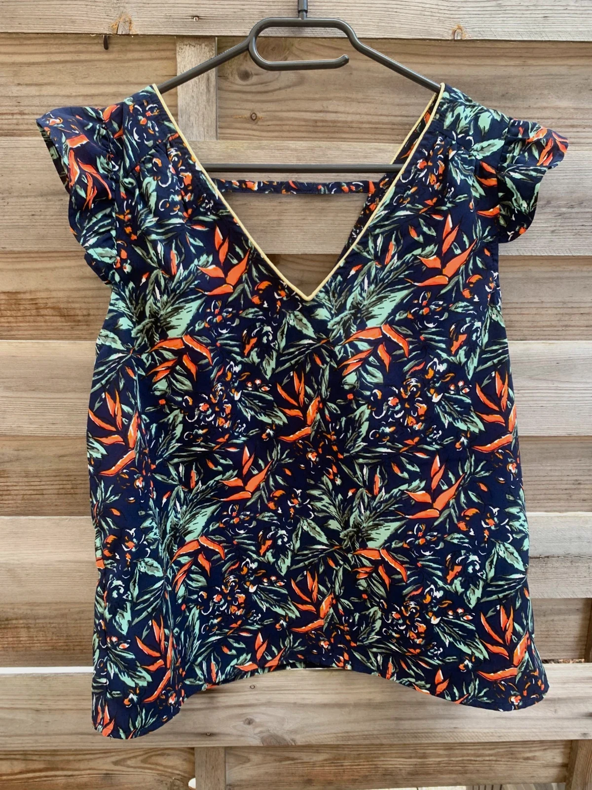 🌿 Top ONLY S imprimé tropical à volants bleu marine été